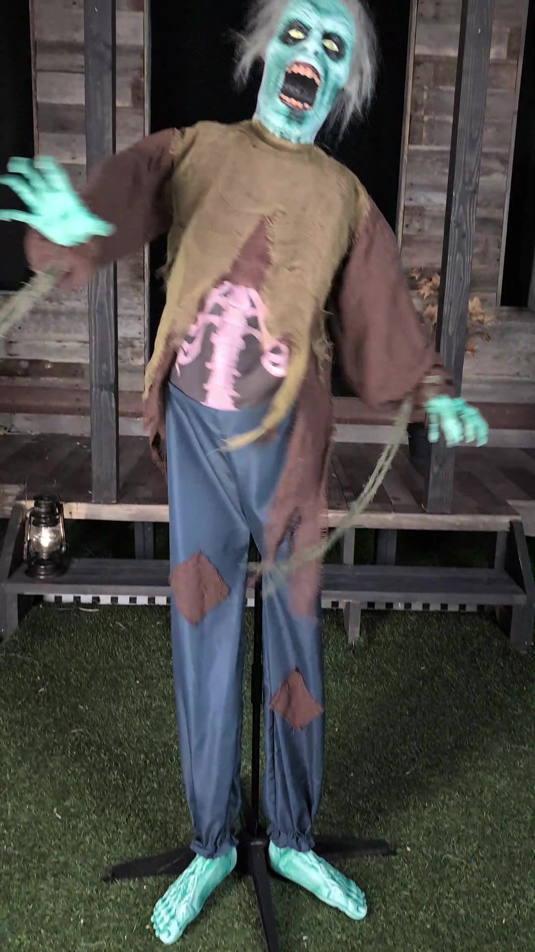 5.5FT Animatronic Spineless Stanley Zombie Decoration - Scream Saver 3 5.5FT Animatronic Spineless Stanley Zombie Decoration - Scream Saver