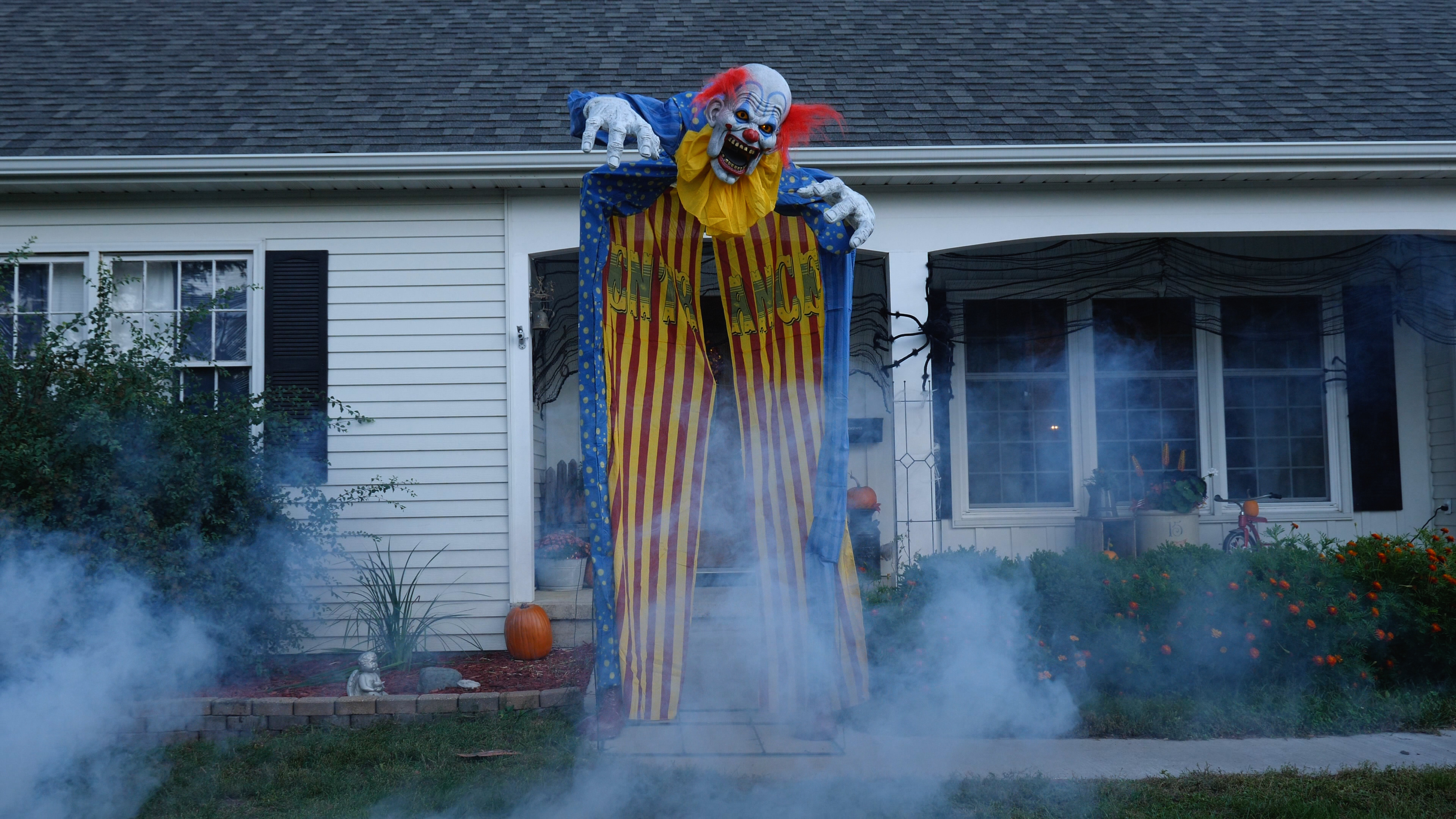 10FT Animated Looming Clown Archway Decoration 3 10FT Animated Looming Clown Archway Decoration