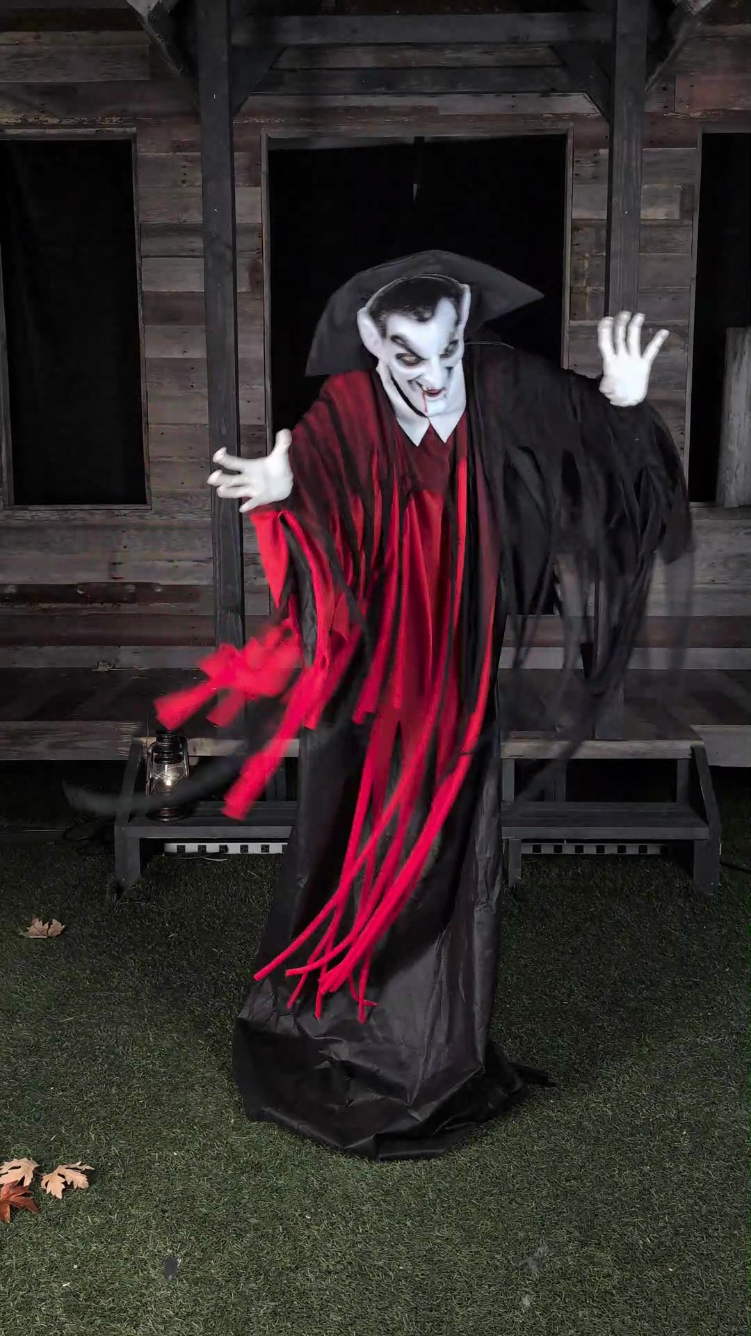 5.3FT Viscount Viktor Vampire Animatronic Decoration - Scream Saver