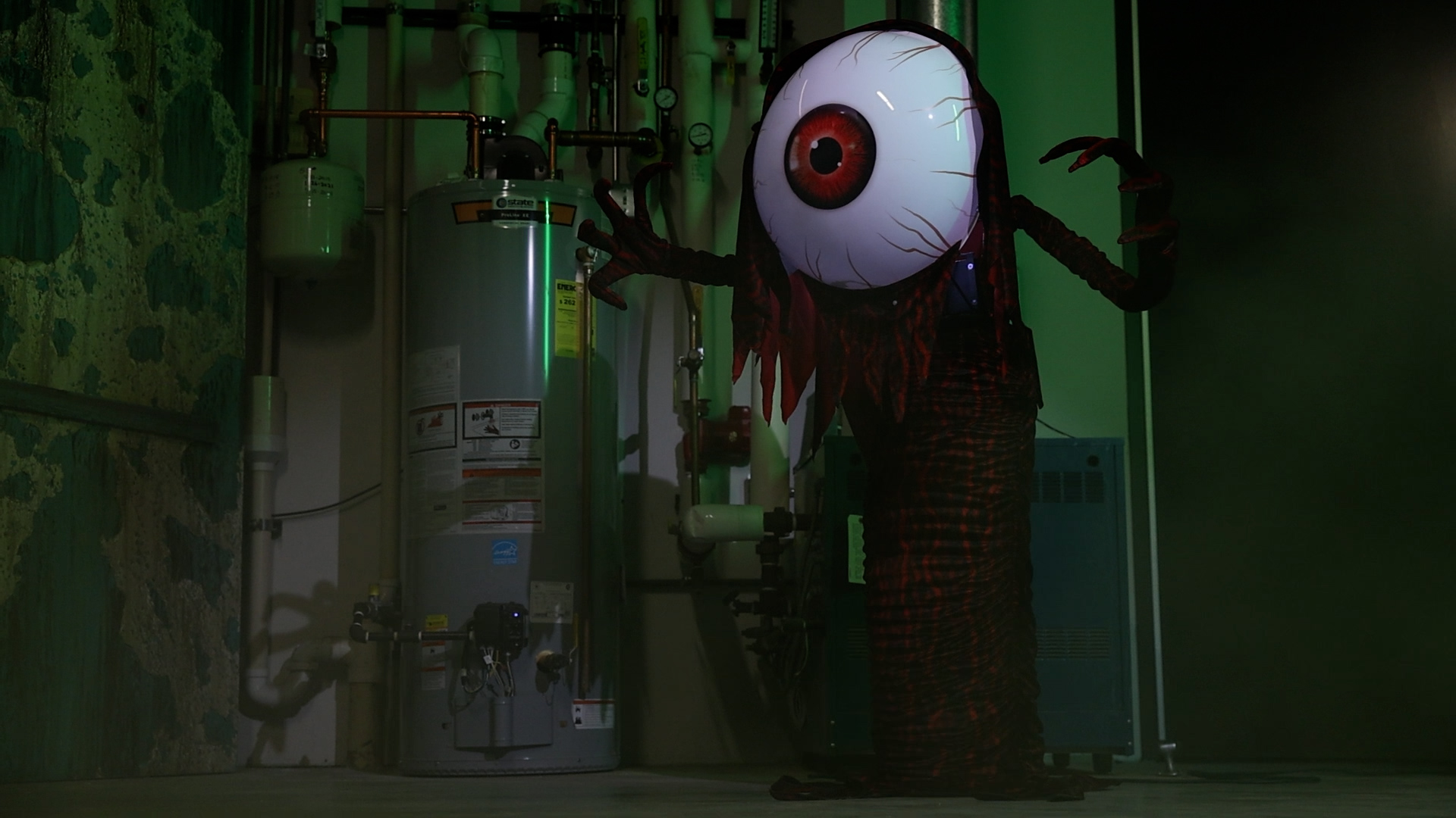 4.5FT Animatronic Ivor the All-Seeing Eyeball Monster Decoration