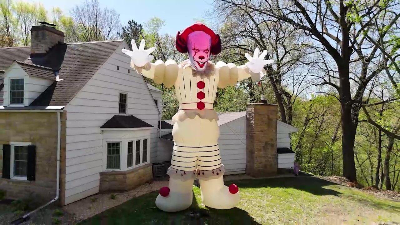 25FT Colossal Pennywise Inflatable Decoration